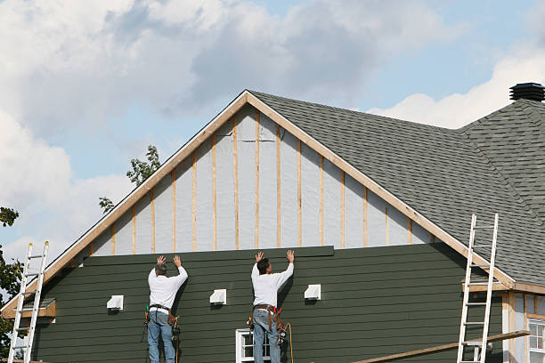 Professional Vinyl Siding technician working in Arona, PA